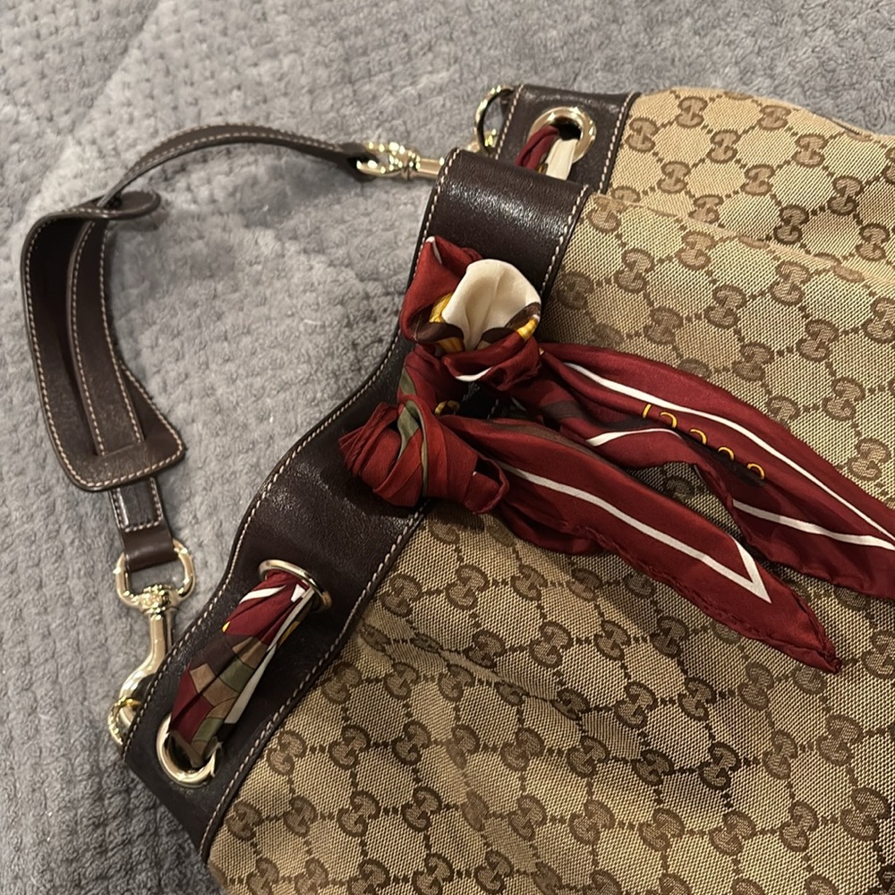 Gucci Beige and Brown Tote Bag with Red Scarf Accent - Picture 13 of 15